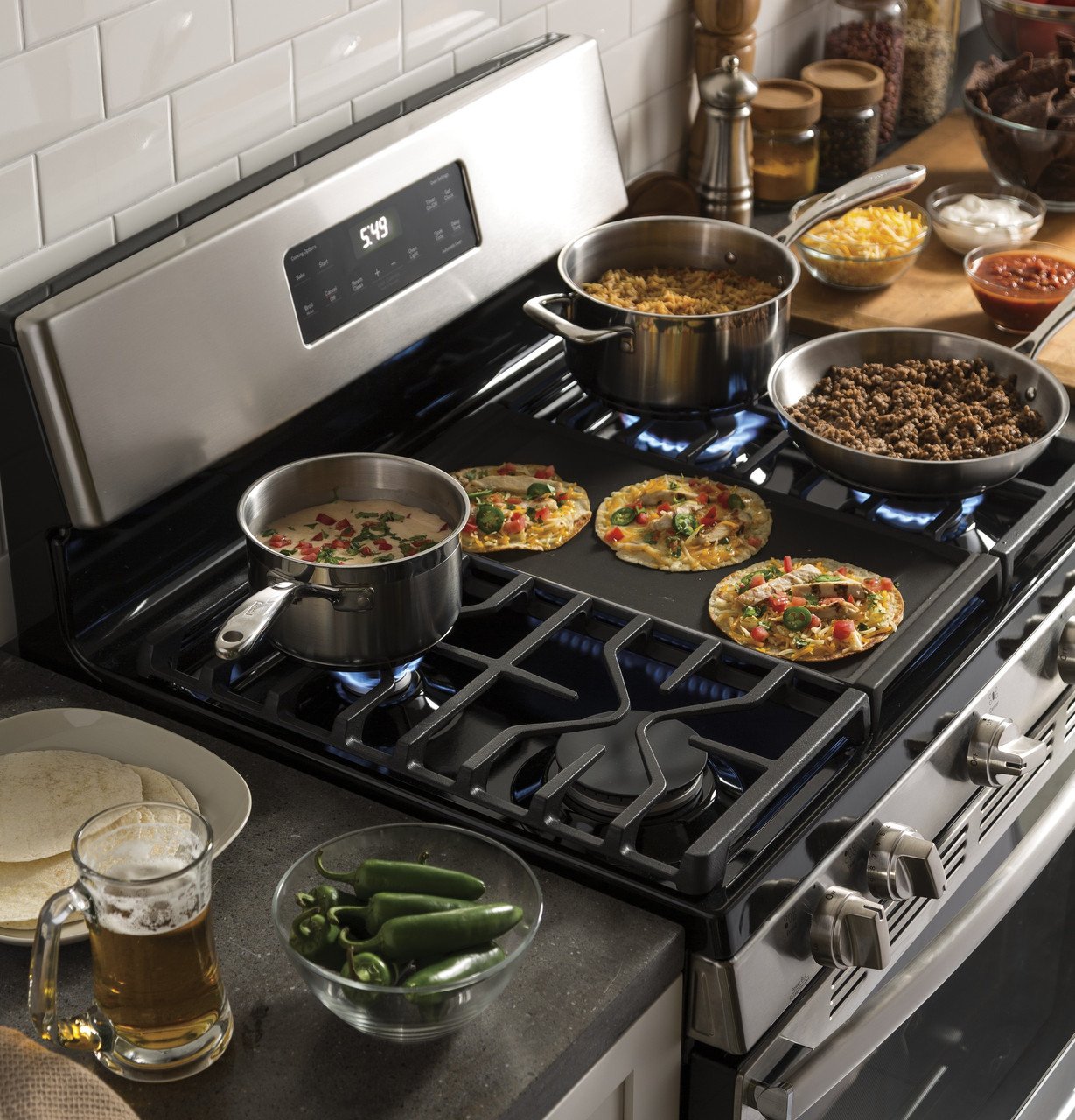 GE® 30" Free-Standing Gas Range - Image 11